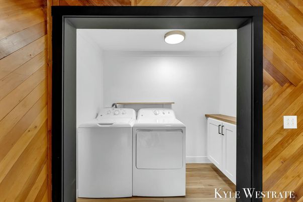 Interior, Washer, Wood Texture Flooring, Wooden Walls