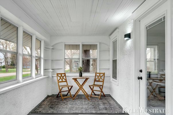 Dining room, Interior