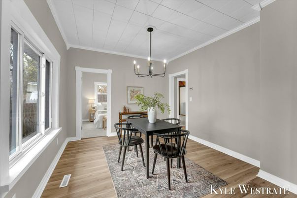 Chandelier, Dining room, Interior, Pendant Lights, Wood Texture Flooring