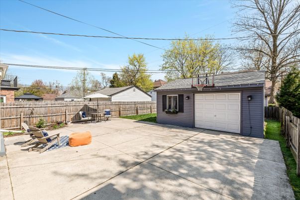 Detached Garage, Exterior