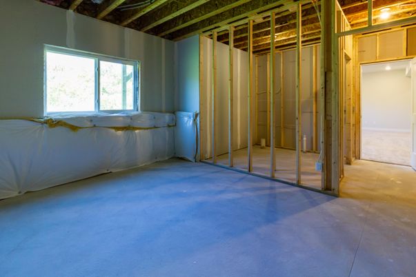 Empty room, Interior