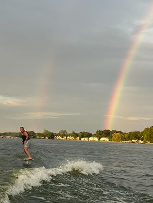 Exterior, Lake