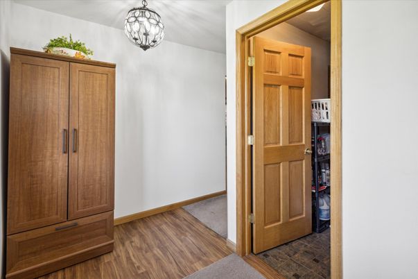Interior, Pendant Lights, Wood Texture Flooring