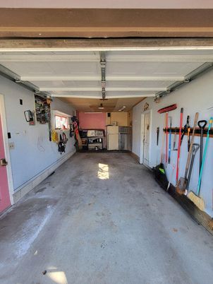 Garage, Interior