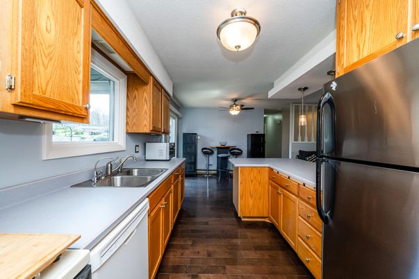 Dining room, Interior, Kitchen, Pendant Lights, Wood Texture Flooring
