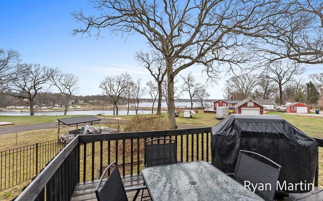 Detached Garage, Exterior, Water