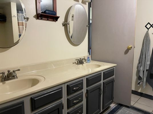 Bathroom, Dual Sink Vanities, Interior