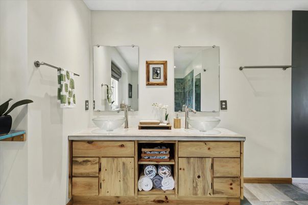 Bathroom, Dual Sink Vanities, Interior