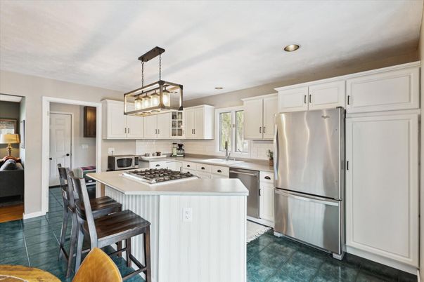 Interior, Kitchen, Pendant Lights, Recessed Lighting, Stainless Steel Appliances