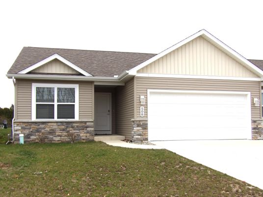 Attached, Exterior, Facade, Ranch