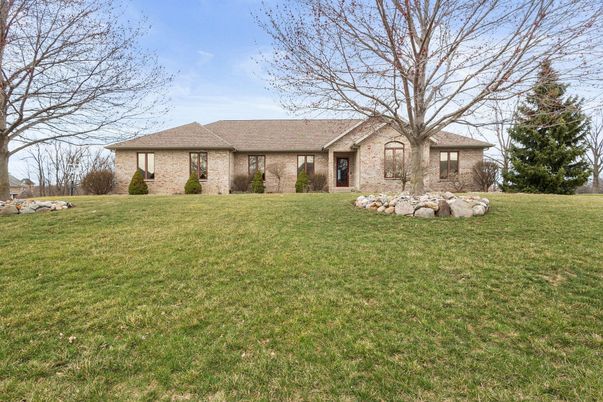 Backyard, Exterior, Facade, Brick Facade, Ranch