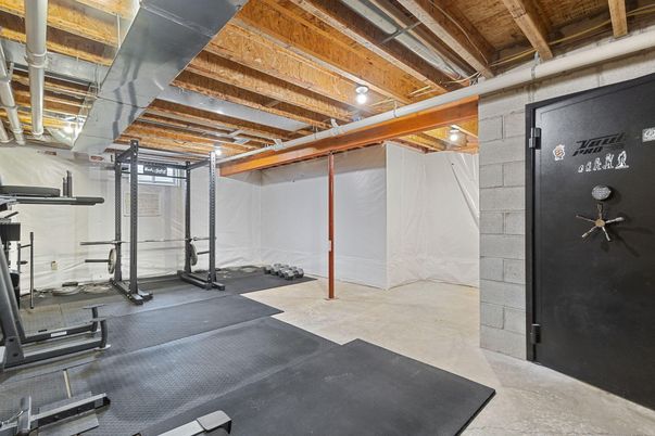 Fitness Equipment, Interior, Wooden Beams
