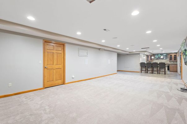 Empty room, Interior, Recessed Lighting