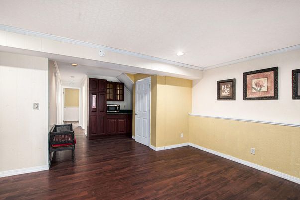 Empty room, Interior, Recessed Lighting, Wood Texture Flooring