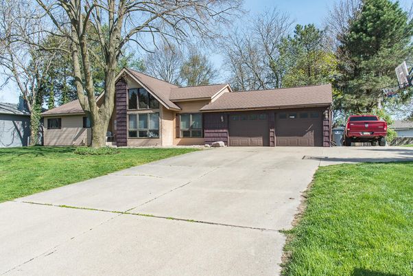 Attached, Exterior, Facade, Brick Facade, Ranch
