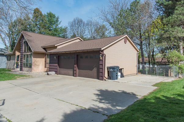 Detached Garage, Exterior