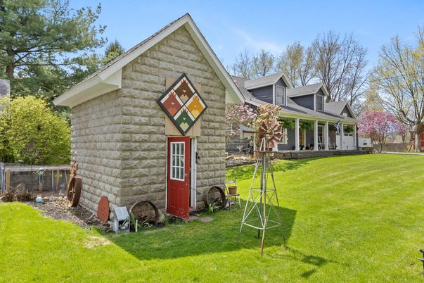 Backyard, Exterior