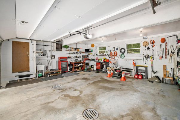 Garage, Interior