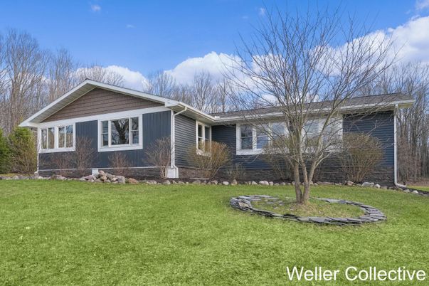 Backyard, Exterior, Facade, Brick Facade, Ranch