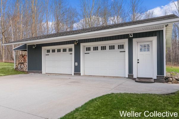 Detached Garage, Exterior