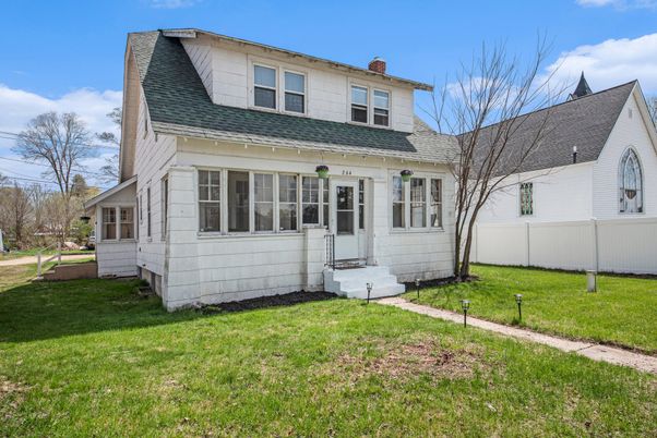 Exterior, Facade, Cape Cod