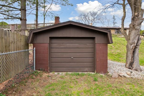 Detached Garage, Exterior
