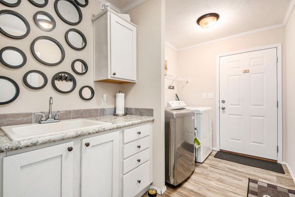 Interior, Washer, Wood Texture Flooring