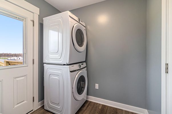 Interior, Utility Closets, Washer, Wood Texture Flooring