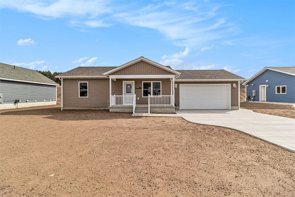Attached, Exterior, Facade, Ranch