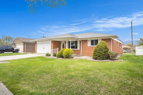Attached, Exterior, Facade, Brick Facade, Ranch