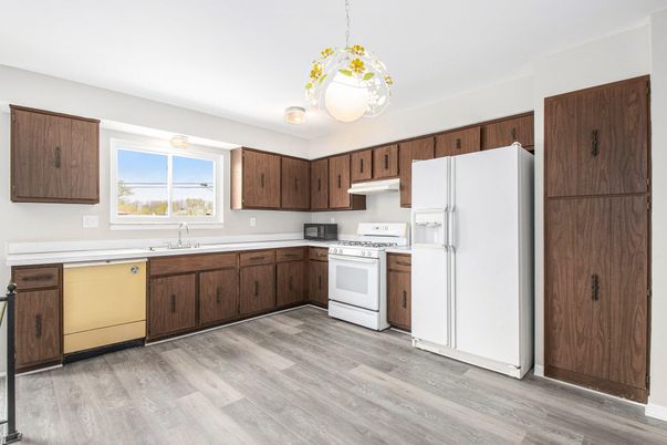 Interior, Kitchen, Pendant Lights, Wood Texture Flooring