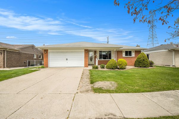 Attached, Exterior, Facade, Brick Facade, Ranch