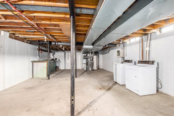 Interior, Washer, Wooden Beams