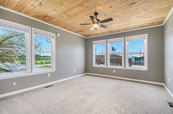 Empty room, Interior, Wooden Ceilings