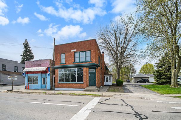 Exterior, Facade, Brick Facade, Cape Cod