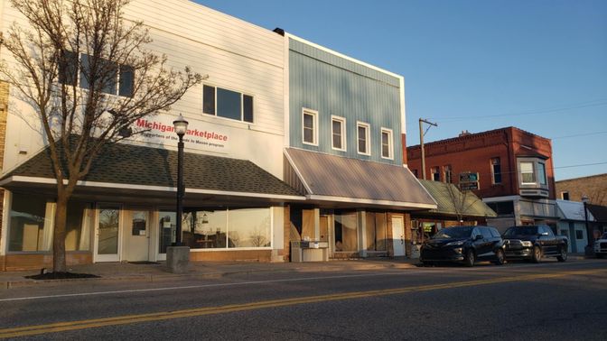 Exterior, Facade, Modern