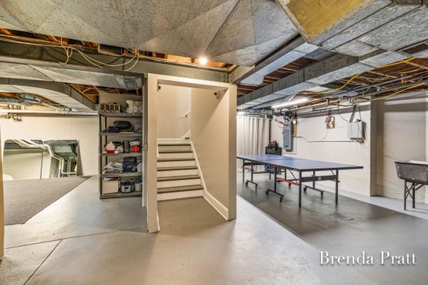 Game Room, Interior