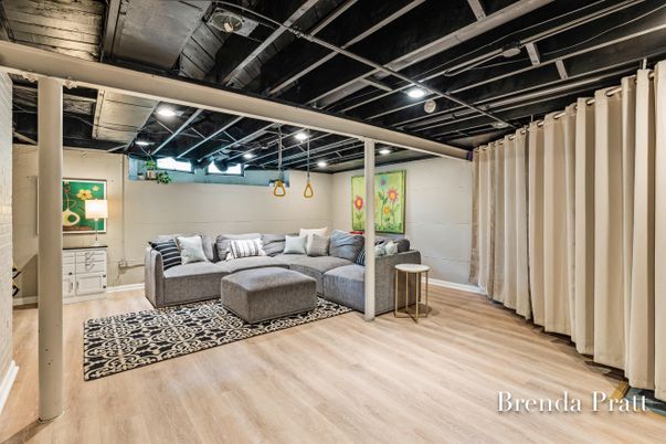 Interior, Recessed Lighting, Wood Texture Flooring