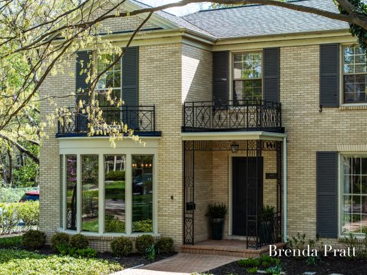 Exterior, Facade, Brick Facade, Queen Anne Victorian