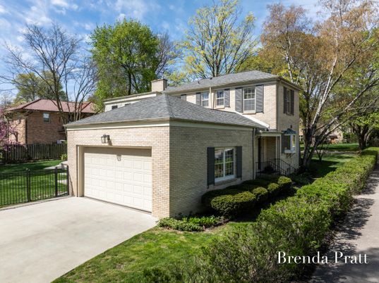 Attached, Exterior, Facade, Brick Facade, American Foursquare