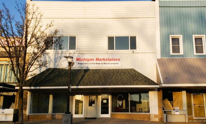 Exterior, Facade, Modern