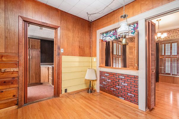 Empty room, Interior, Pendant Lights, Wood Texture Flooring, Wooden Walls