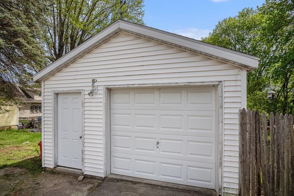Detached Garage, Exterior