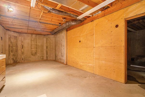 Empty room, Interior, Wooden Beams