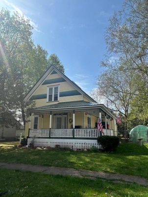 Exterior, Facade, Queen Anne Victorian
