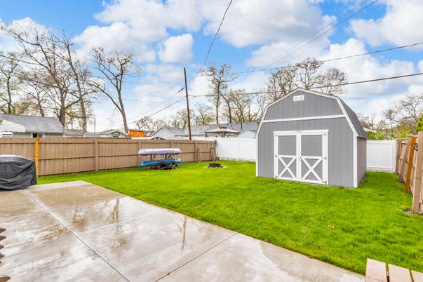 Backyard, Exterior