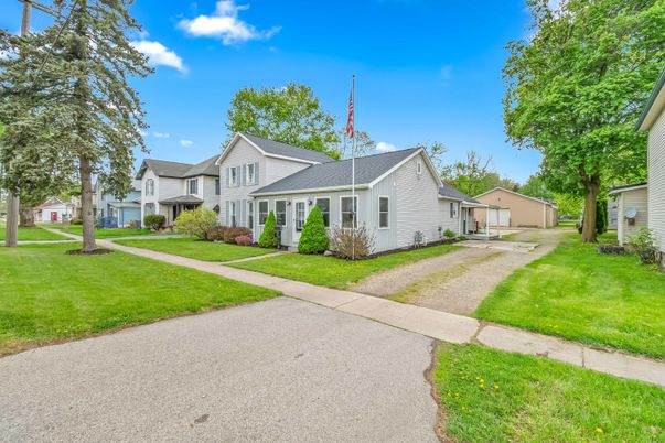 Backyard, Exterior, Facade, Farmhouse