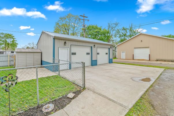 Detached Garage, Exterior