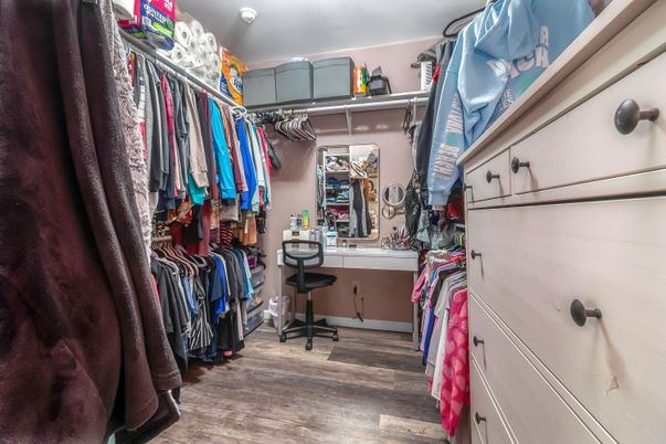 Interior, Walk-in Closets, Wood Texture Flooring