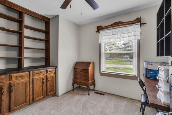 Home Office, Interior